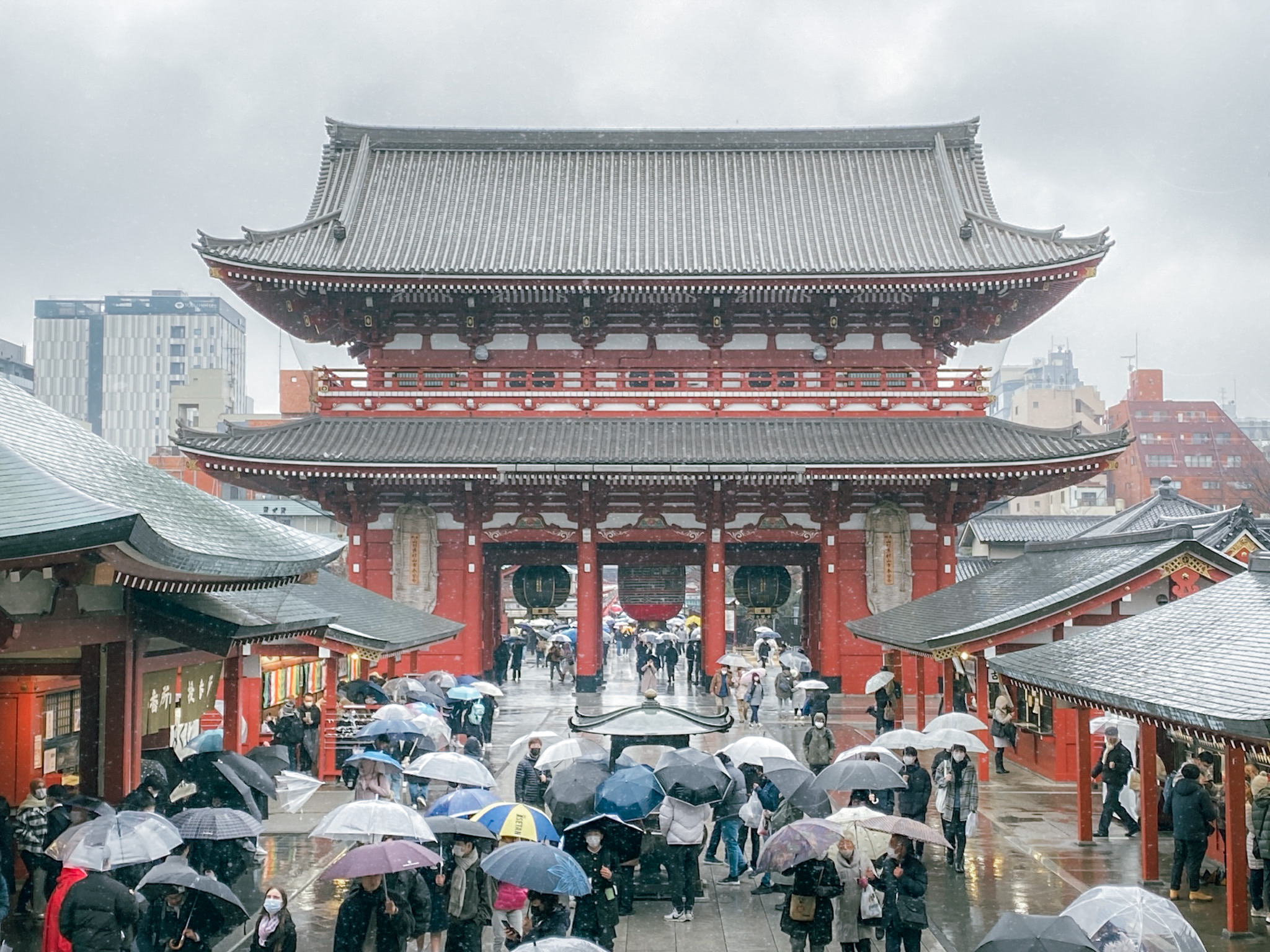 Asakusa temple on a rainy day, Tokyo